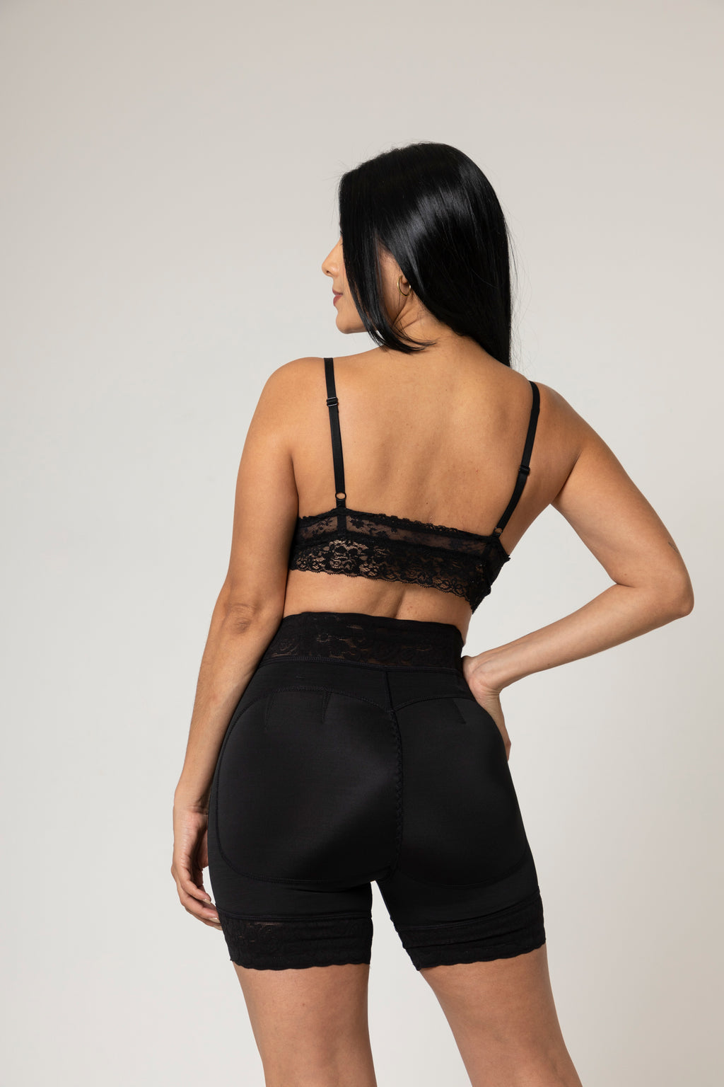 Short media pierna de alta compresión y realce de glúteos